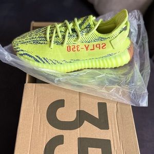 Yeezy boost 350 V2 for men, brand new!!